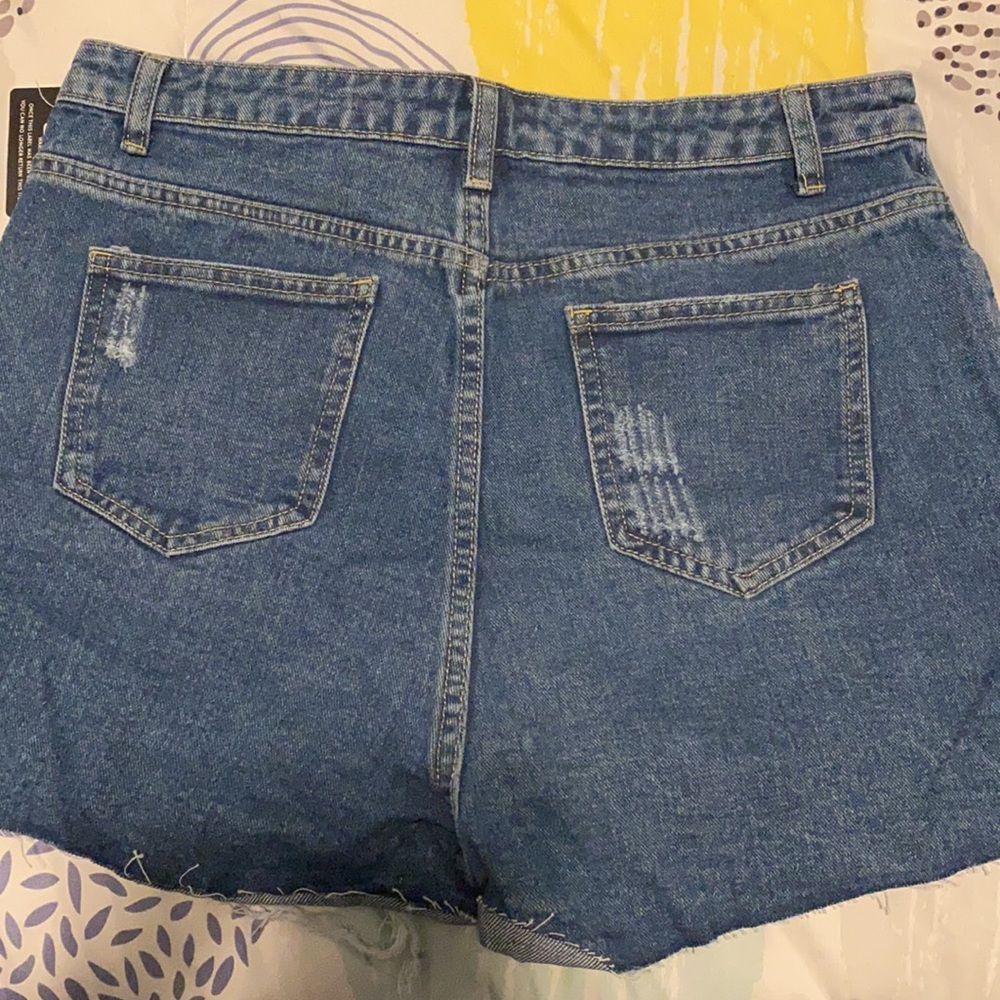 Shorts - Picture 2 of 2